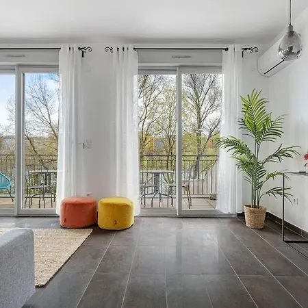 Havre De Paix Pour 4, Clim Et Balcon, * Caluire-et-Cuire